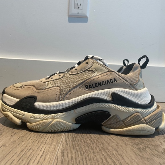 Balenciaga Triple S Sneakers - Picture 6 of 8